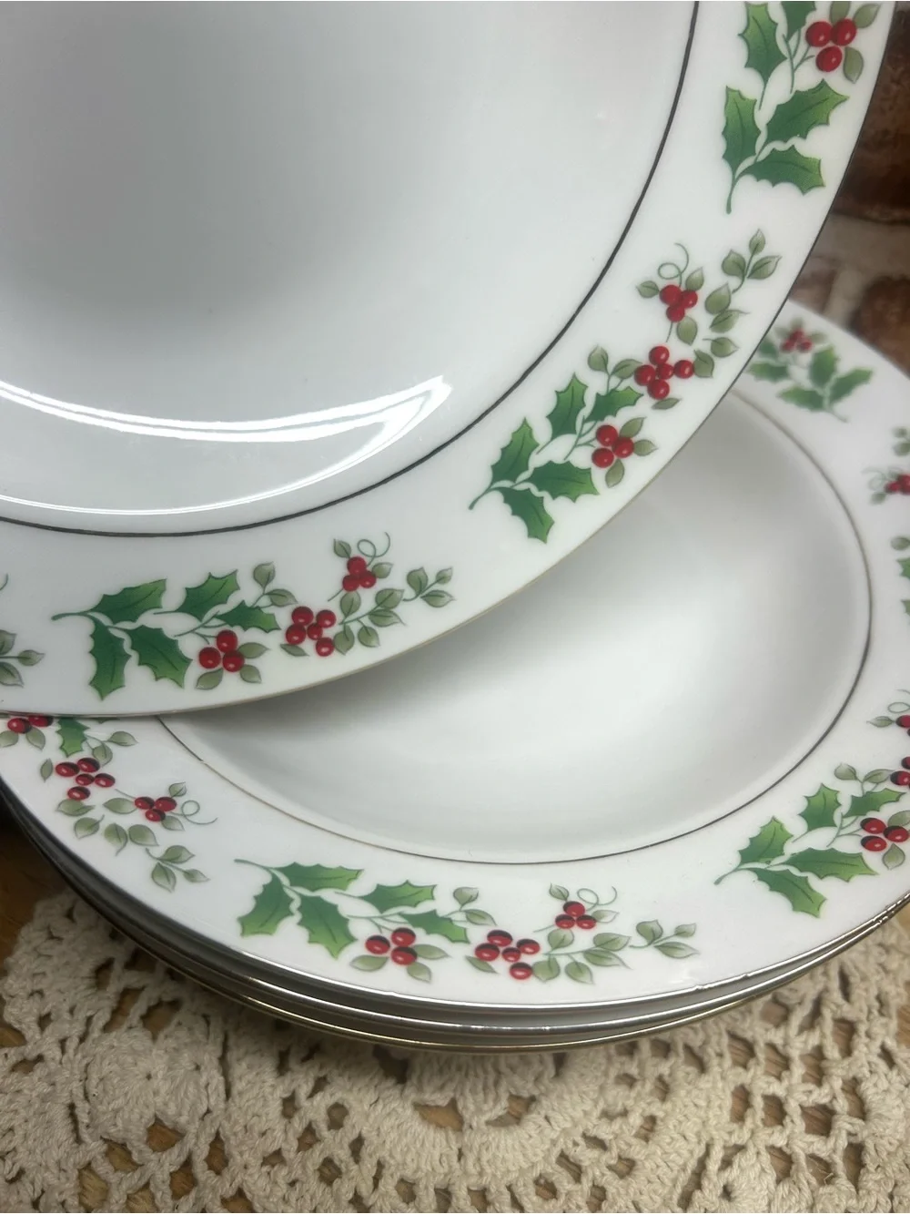 Vintage Christmas Charm-Delight-Holiday-Harmony bowls. Set of 4 by GIBSON DESIGN